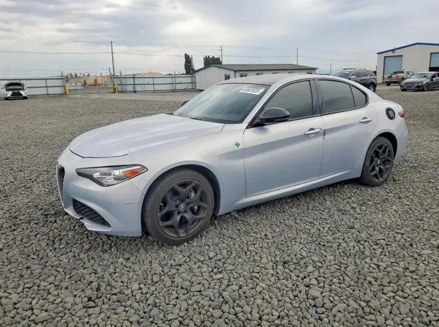 ALFA ROMEO GIULIA SPORT 2021