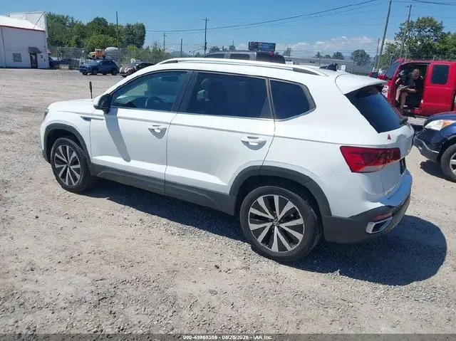 VOLKSWAGEN TAOS SE 2022