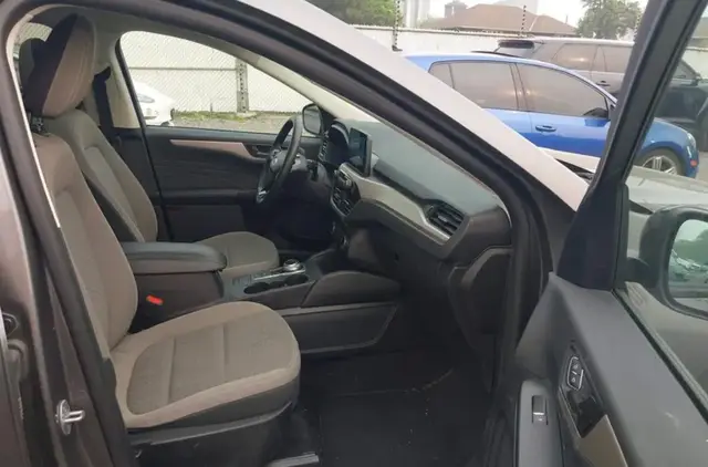 FORD ESCAPE SE 2022