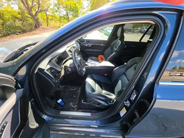 VOLVO XC90 T5 MOMENTUM 2018