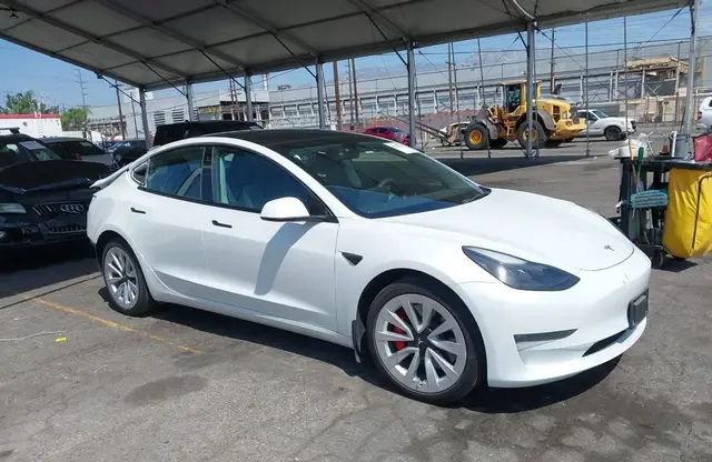 TESLA MODEL 3 2022