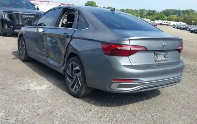 VOLKSWAGEN JETTA HIGHLINE 2024