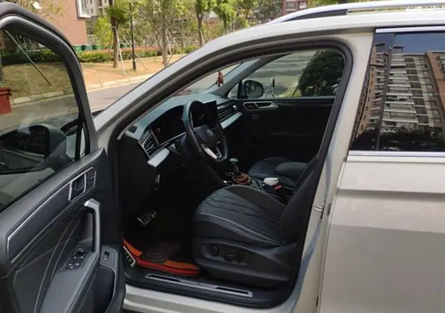 VOLKSWAGEN TIGUAN L 2022