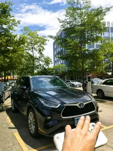 TOYOTA HIGHLANDER HYBRID 2023