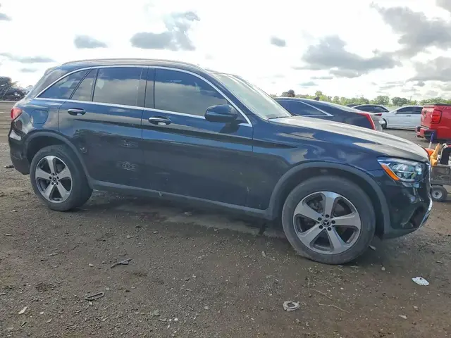 MERCEDES-BENZ GLC 300 2022