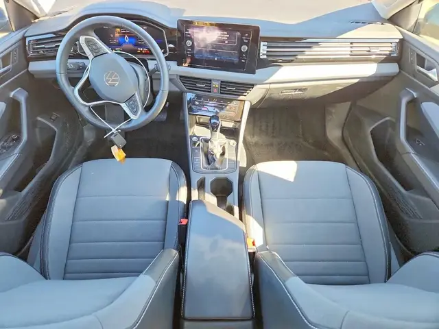 VOLKSWAGEN JETTA SE 2025