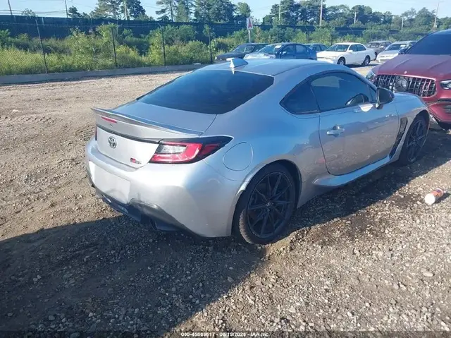 TOYOTA GR86 PREMIUM 2024