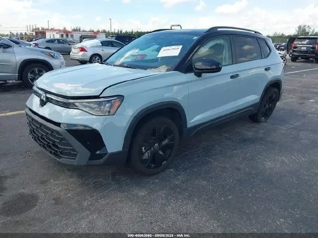 VOLKSWAGEN TAOS SE 2025