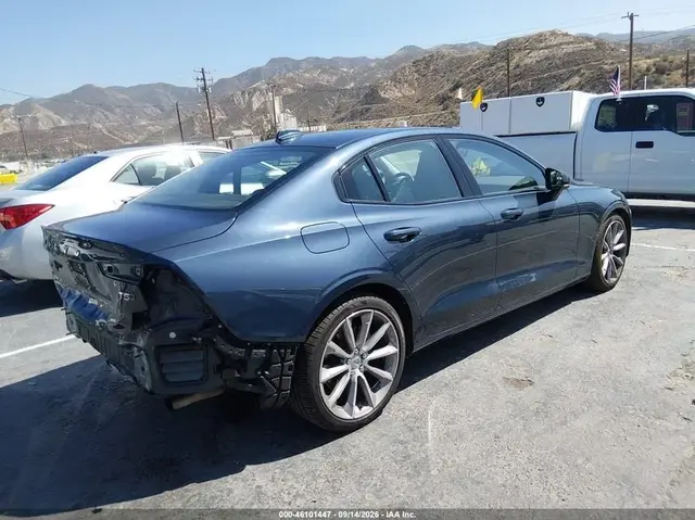 VOLVO S60 T5 MOMENTUM 2021