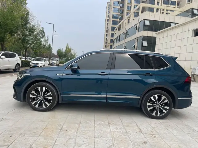 VOLKSWAGEN TIGUAN L R-LINE FLAGSHIP 2023