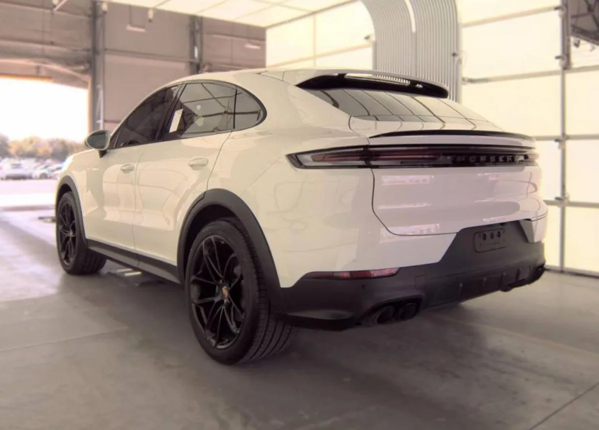PORSCHE CAYENNE COUPE 2024