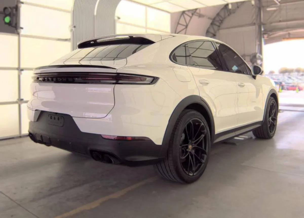 PORSCHE CAYENNE COUPE 2024