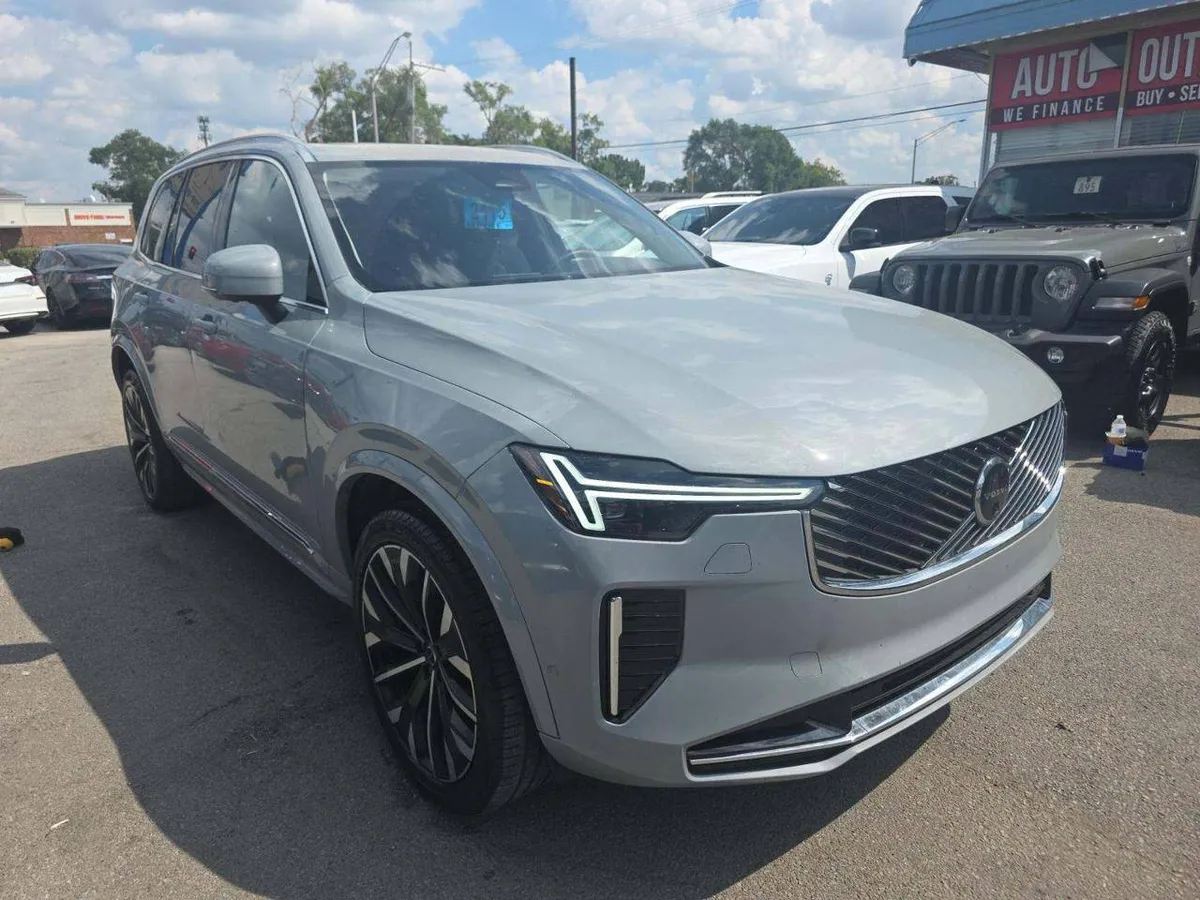VOLVO XC90 PLUS 7-PASSENGER 2025