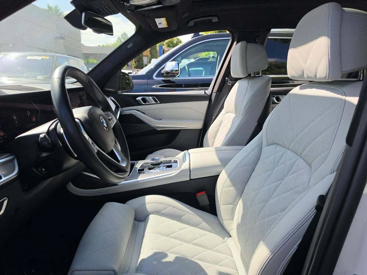 BMW X7 SPORTS ACTIVITY VEHICLE 2024
