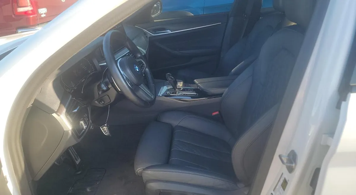 BMW 530E M SPORT 2023