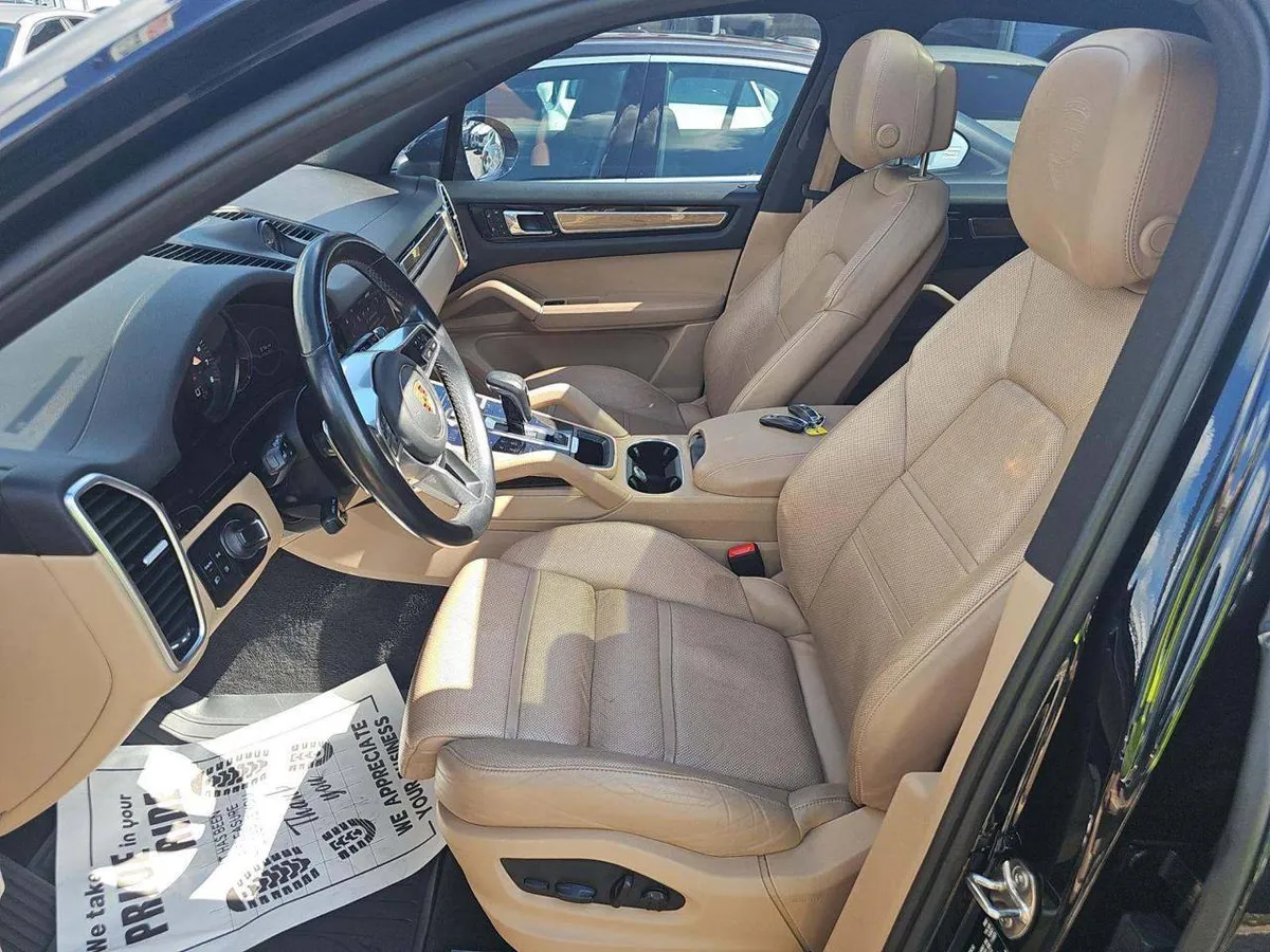 PORSCHE CAYENNE PLATINUM EDITION 2023