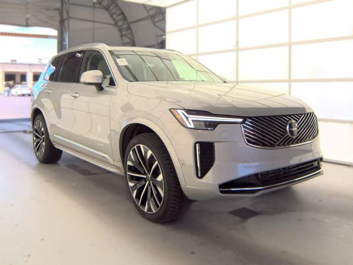 VOLVO XC90 PLUG-IN HYBRID ULTRA 2025
