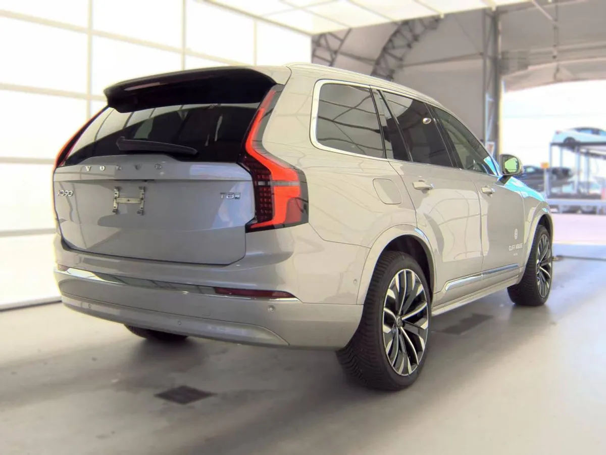 VOLVO XC90 PLUG-IN HYBRID ULTRA 2025