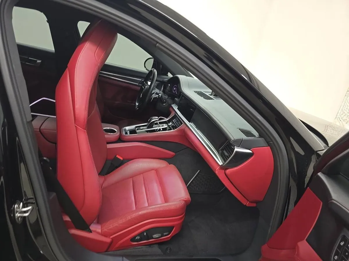 PORSCHE PANAMERA PLATINUM EDITION 2023