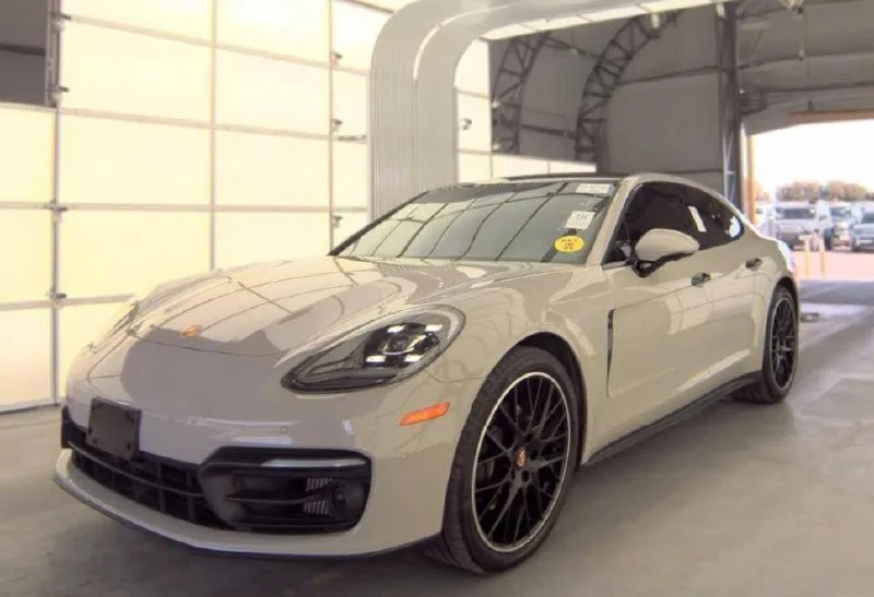 PORSCHE PANAMERA PLATINUM EDITION 2023