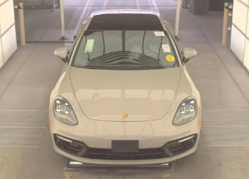 PORSCHE PANAMERA PLATINUM EDITION 2023