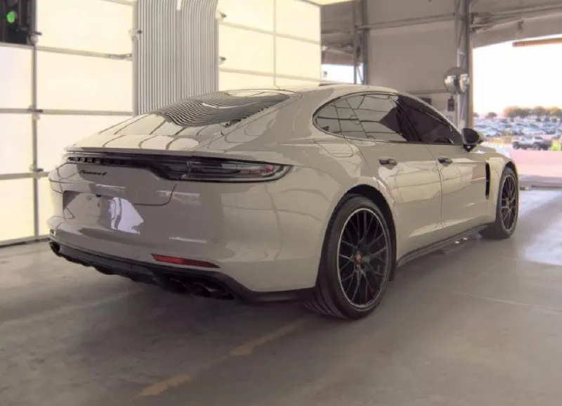 PORSCHE PANAMERA PLATINUM EDITION 2023