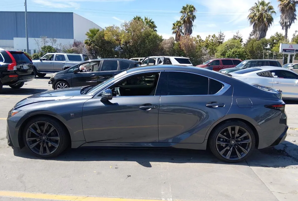 LEXUS IS 300 F SPORT 2025