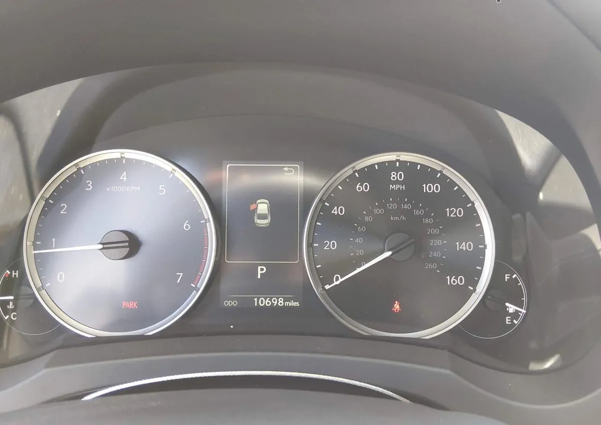 LEXUS IS 300 F SPORT 2025