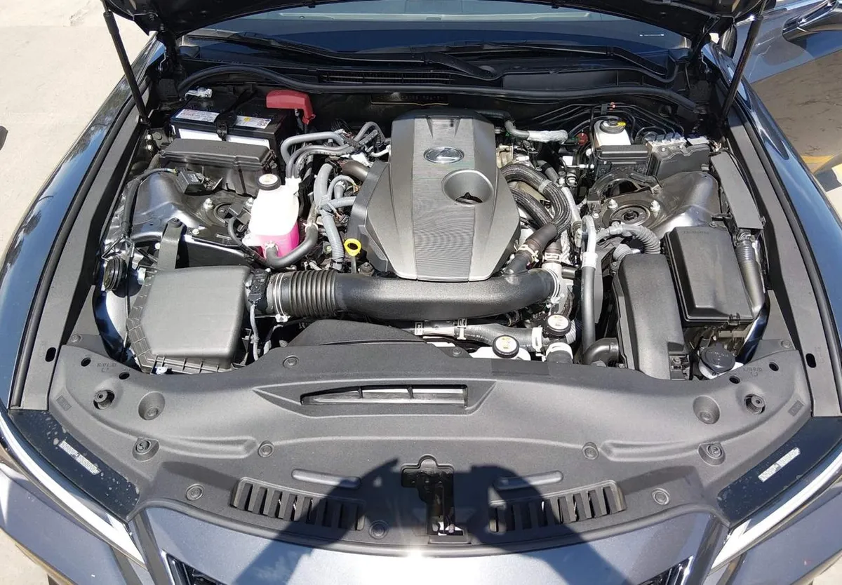 LEXUS IS 300 F SPORT 2025