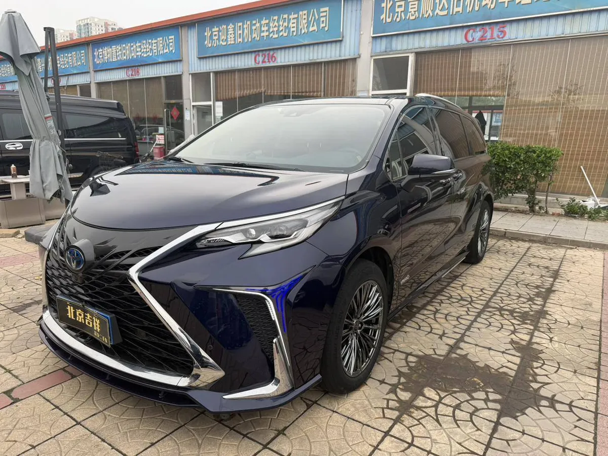 TOYOTA SIENNA LUXURY EDITION МАКСИМАЛЬНЫЙ КОМФОРТ 2023