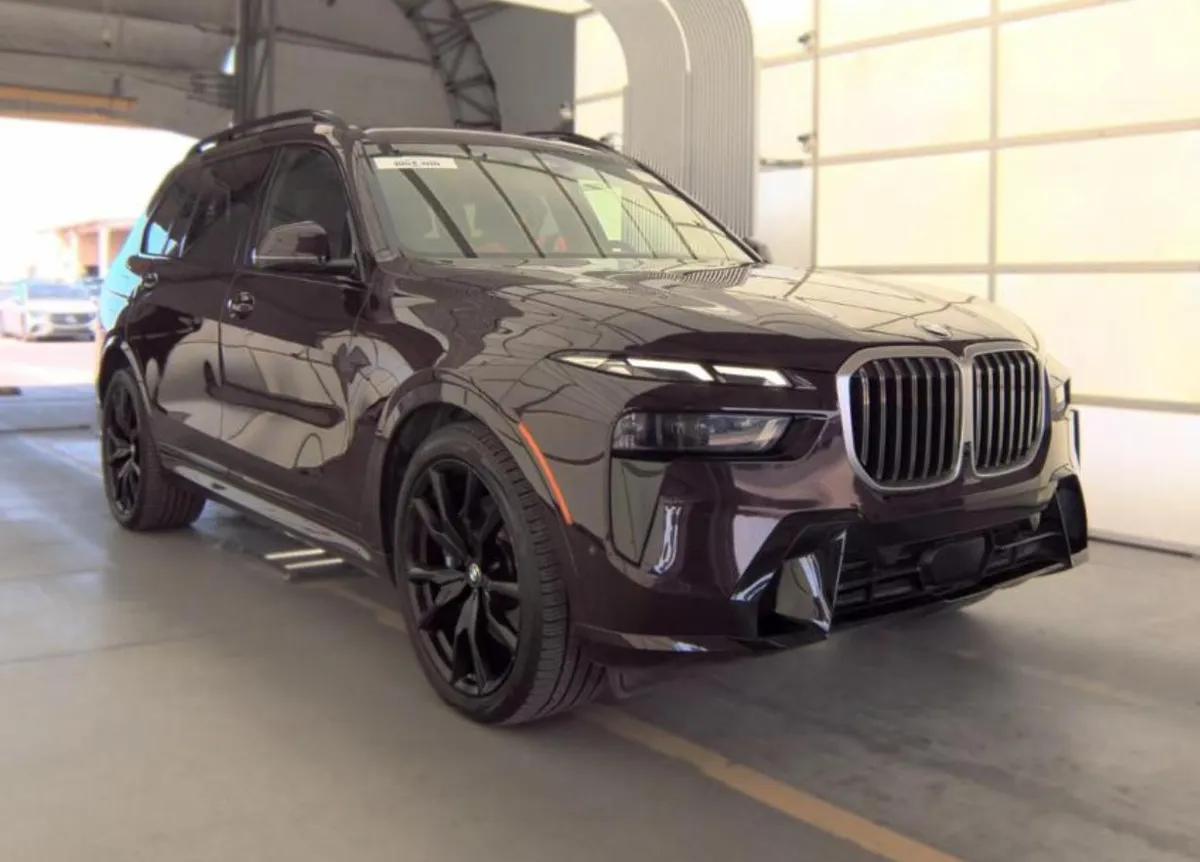BMW X7 SPORTS ACTIVITY VEHICLE 2023