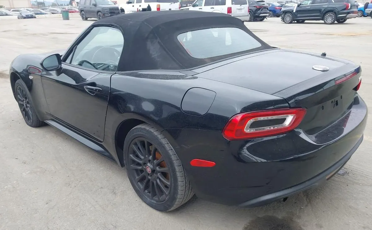 FIAT 124 SPIDER CLASSIC 2016