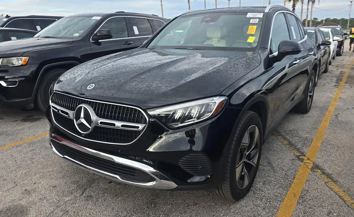 MERCEDES-BENZ GLC 300 2024