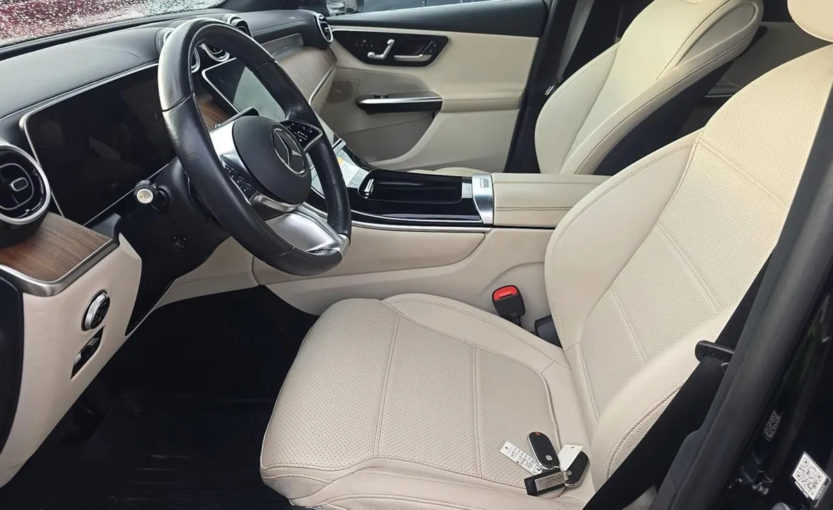 MERCEDES-BENZ GLC 300 2024