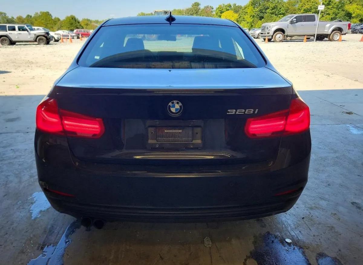 BMW 328 I SULEV 2016