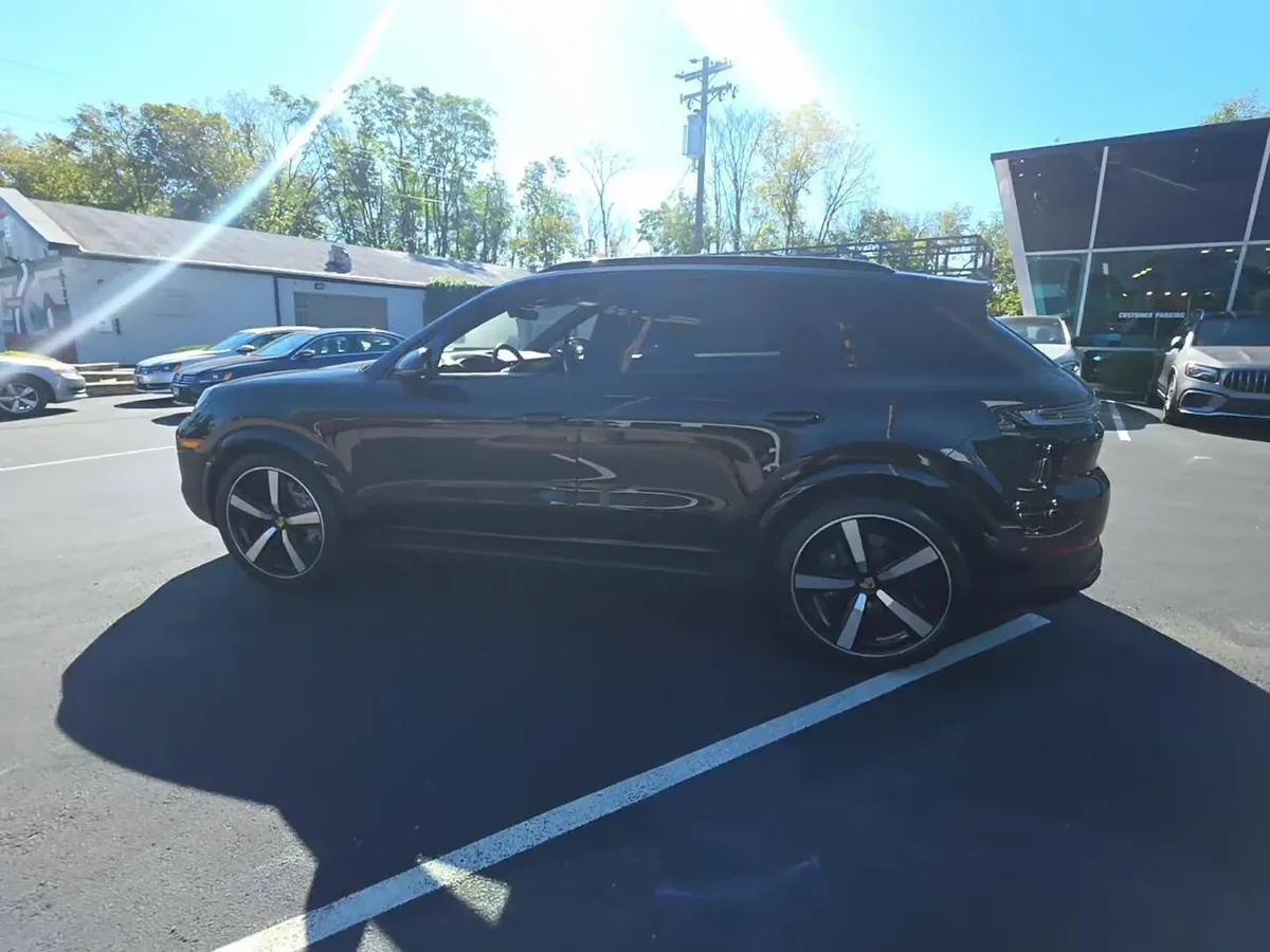 PORSCHE CAYENNE 2024