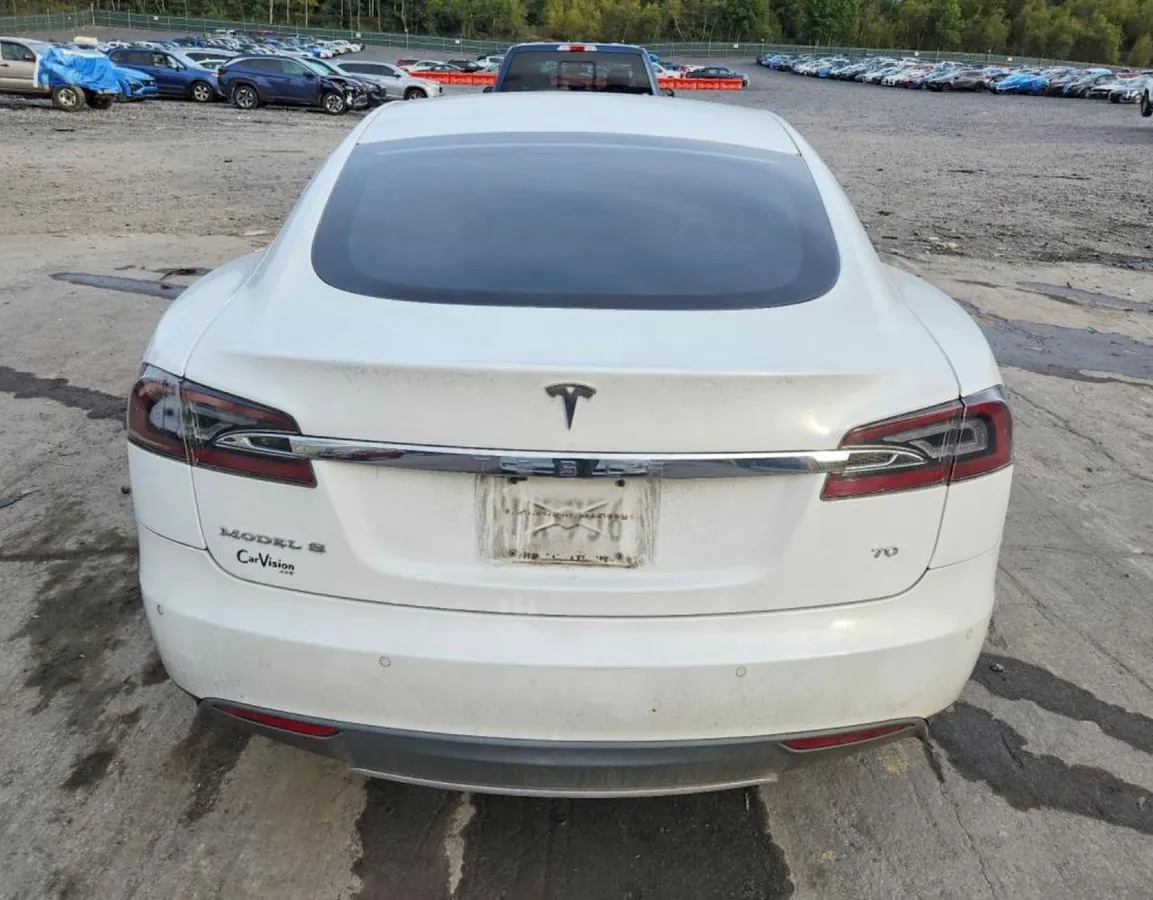 TESLA MODEL S 2015