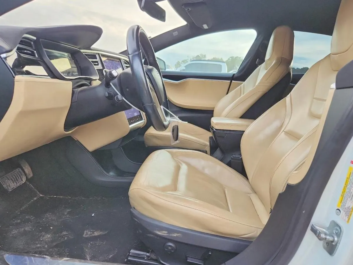TESLA MODEL S 2015