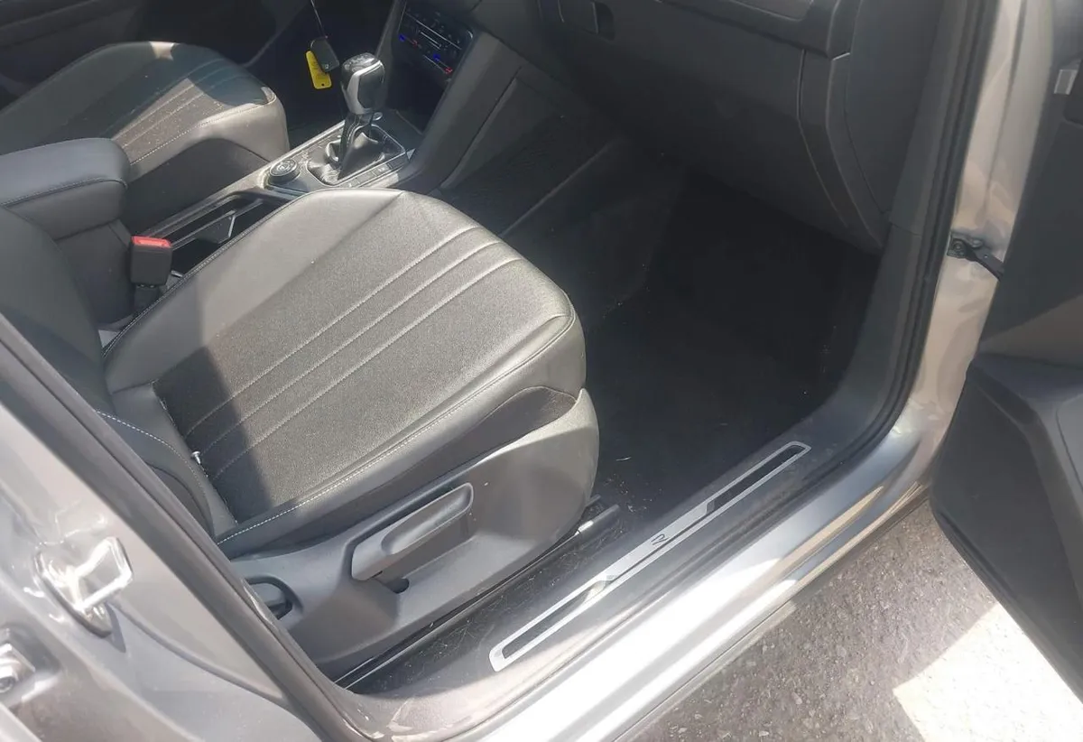 VOLKSWAGEN TIGUAN SE 2023