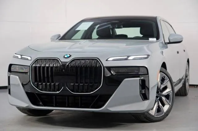 BMW 7 SERIES M SPORT PACKAGE + PREMIUM PACKAGE 2024
