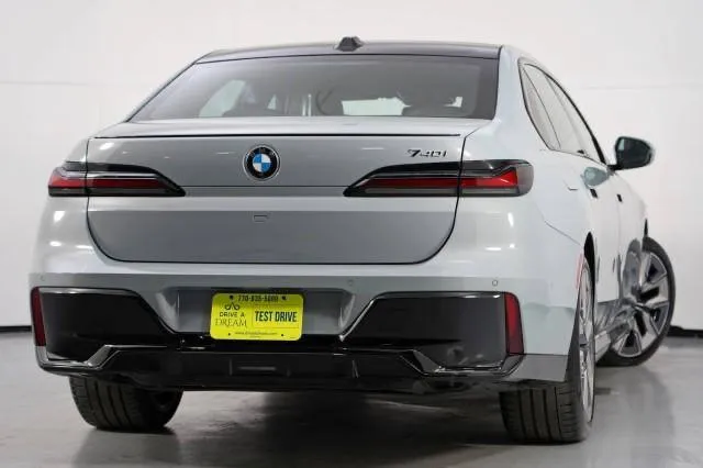 BMW 7 SERIES M SPORT PACKAGE + PREMIUM PACKAGE 2024