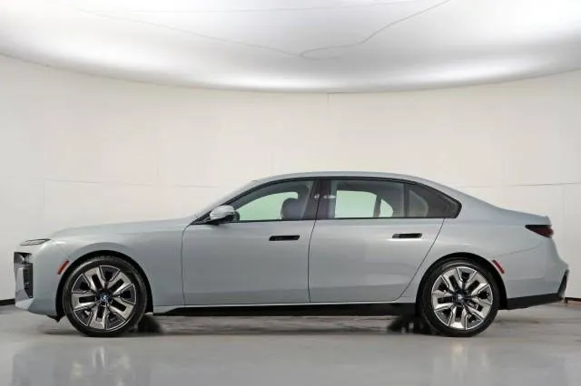 BMW 7 SERIES M SPORT PACKAGE + PREMIUM PACKAGE 2024