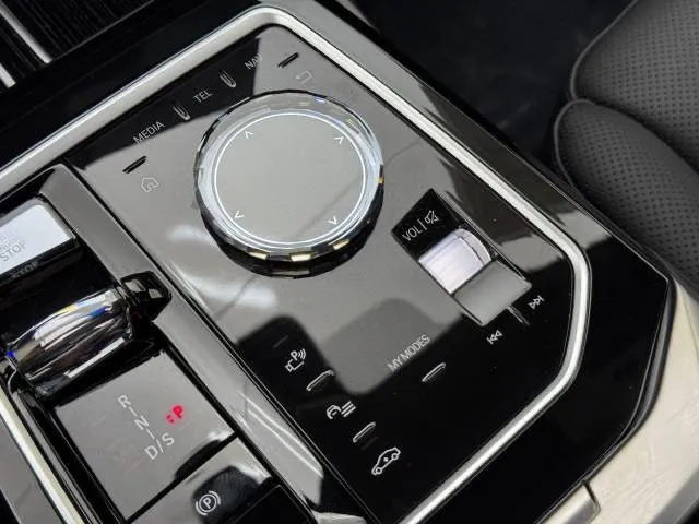 BMW 7 SERIES M SPORT PACKAGE + PREMIUM PACKAGE 2024