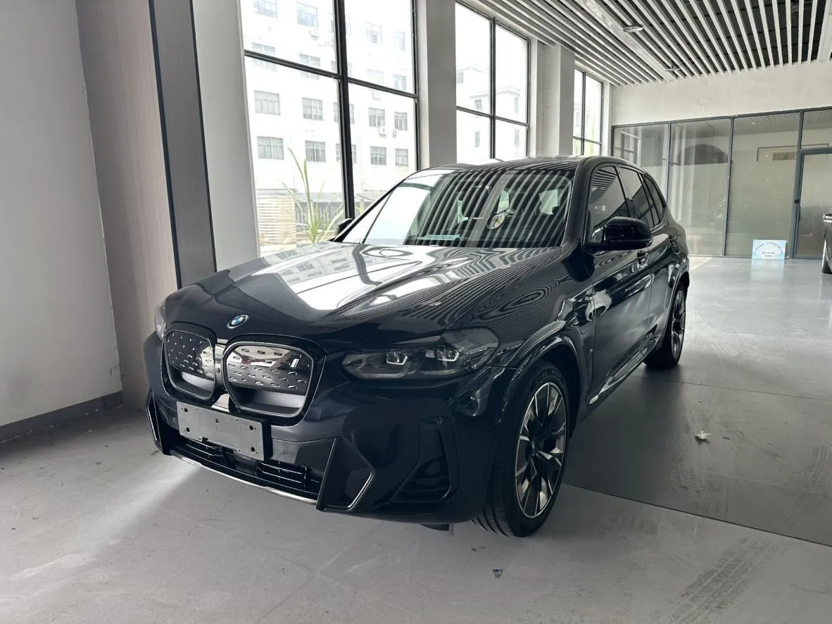 BMW IX3 2023
