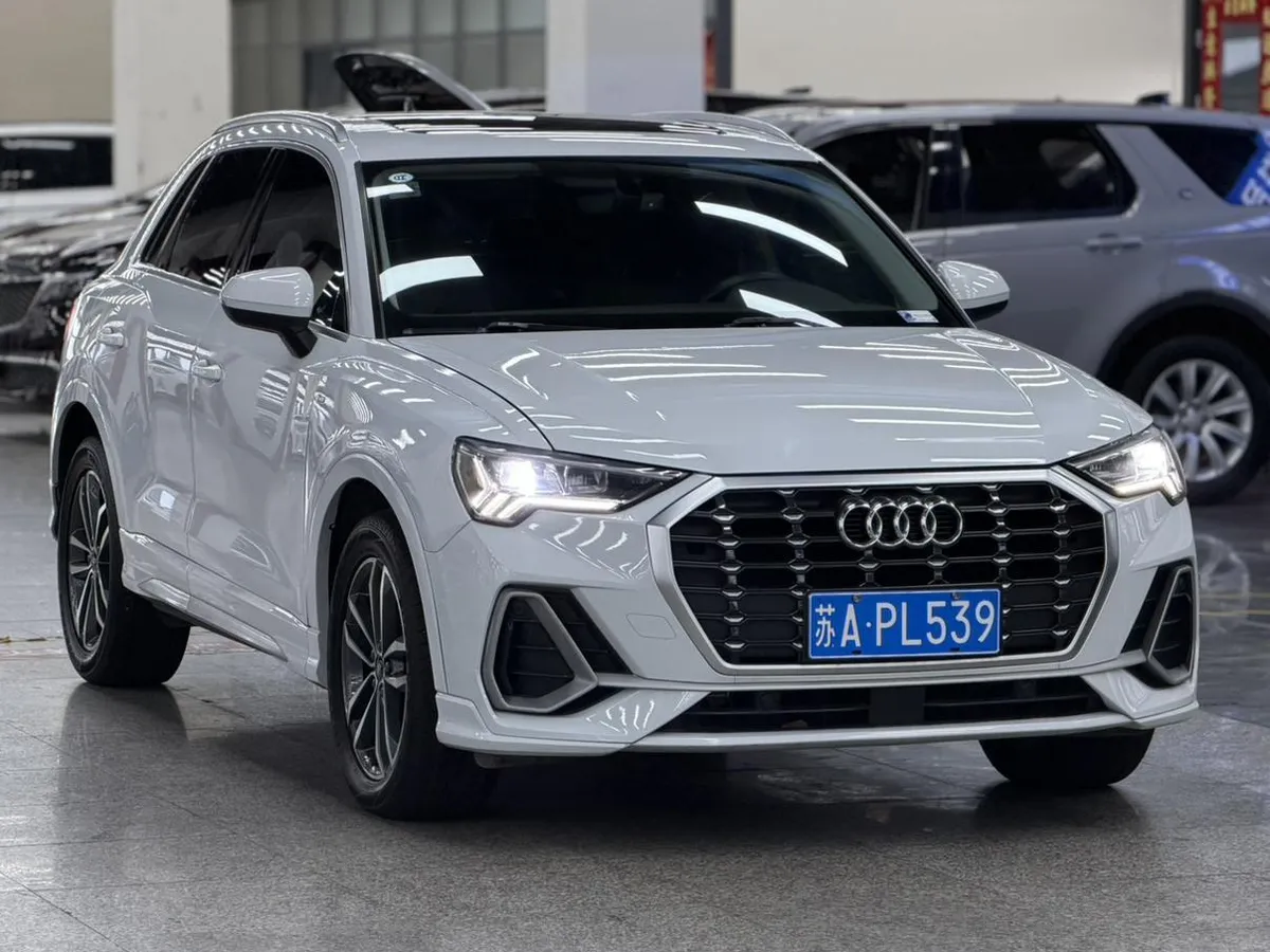AUDI Q3 2022
