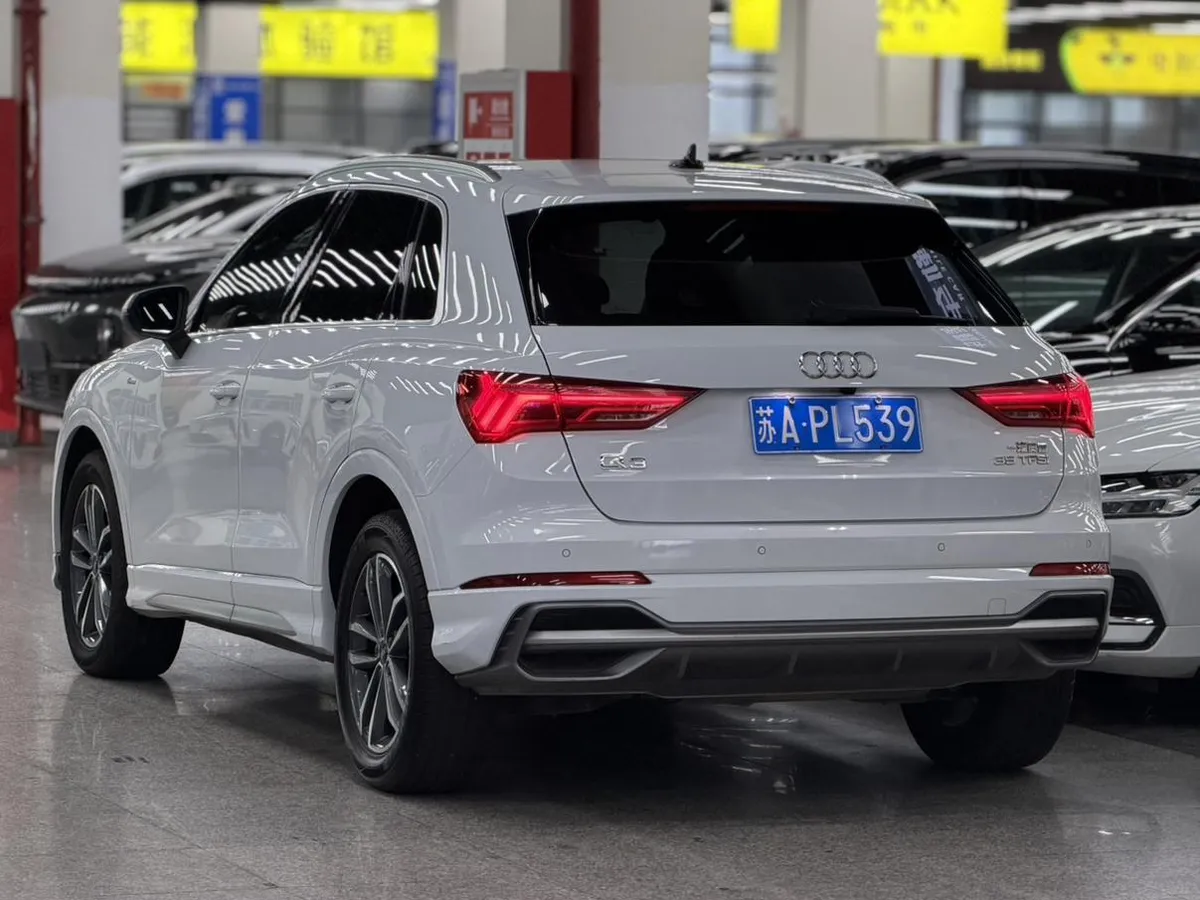 AUDI Q3 2022
