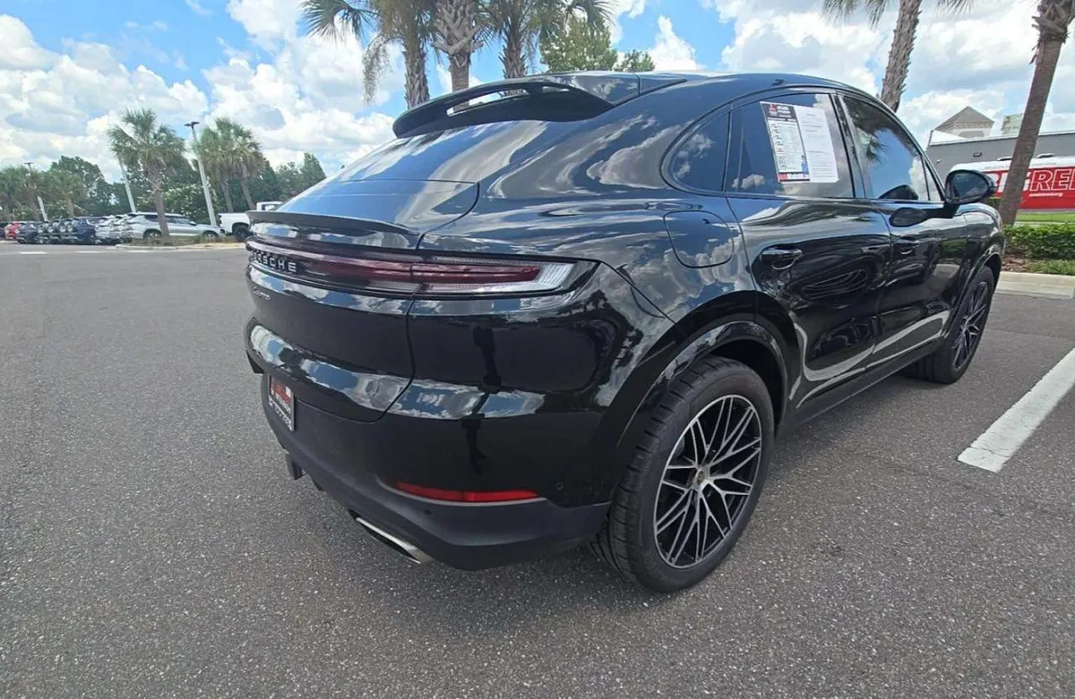 PORSCHE CAYENNE COUPE 2024