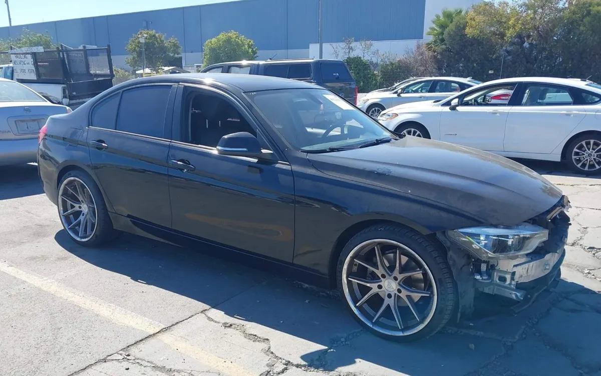BMW 320 2016
