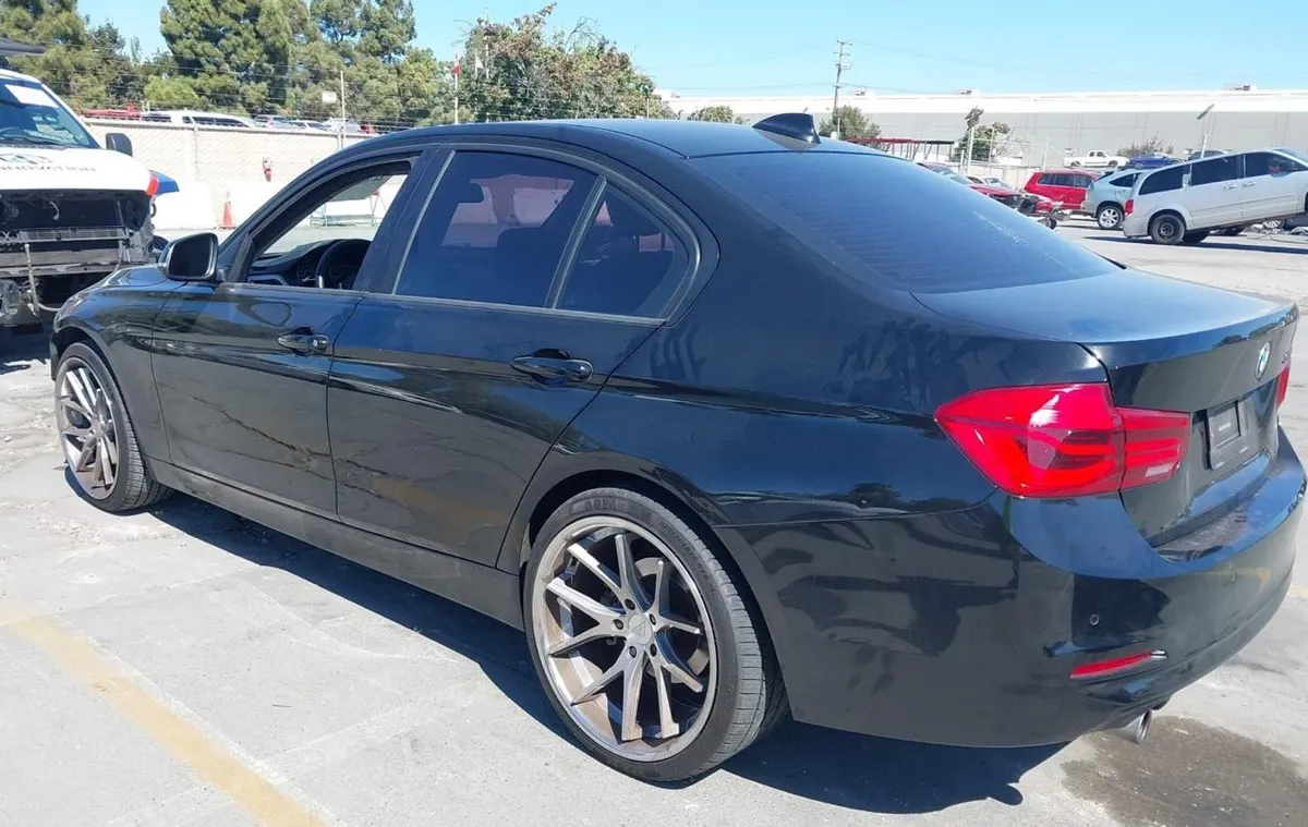 BMW 320 2016