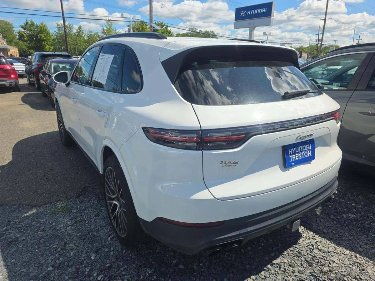 PORSCHE CAYENNE PLATINUM EDITION 2022